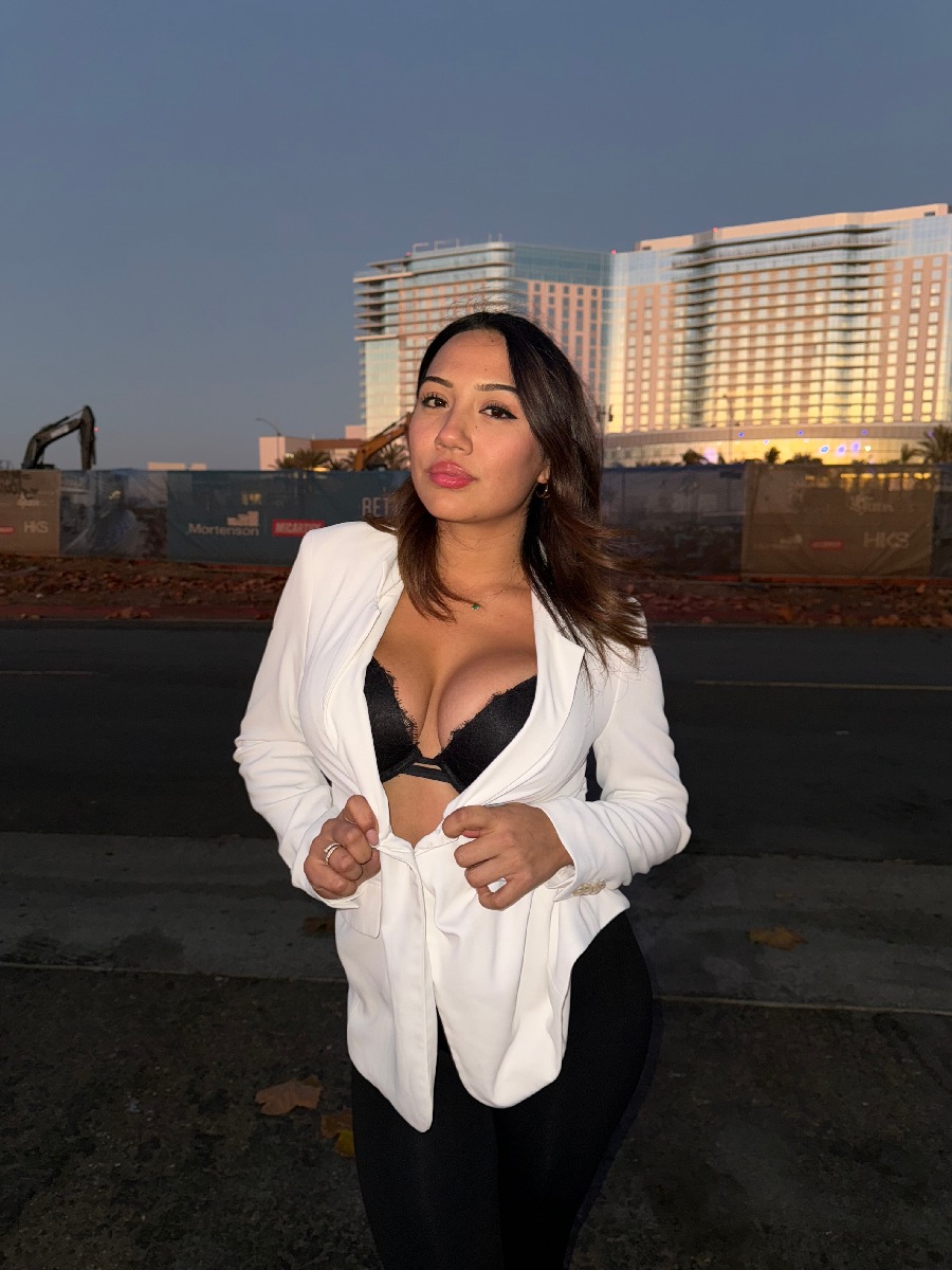 Take a pause and enjoy Ali Cruz — streaming from Faisalabad