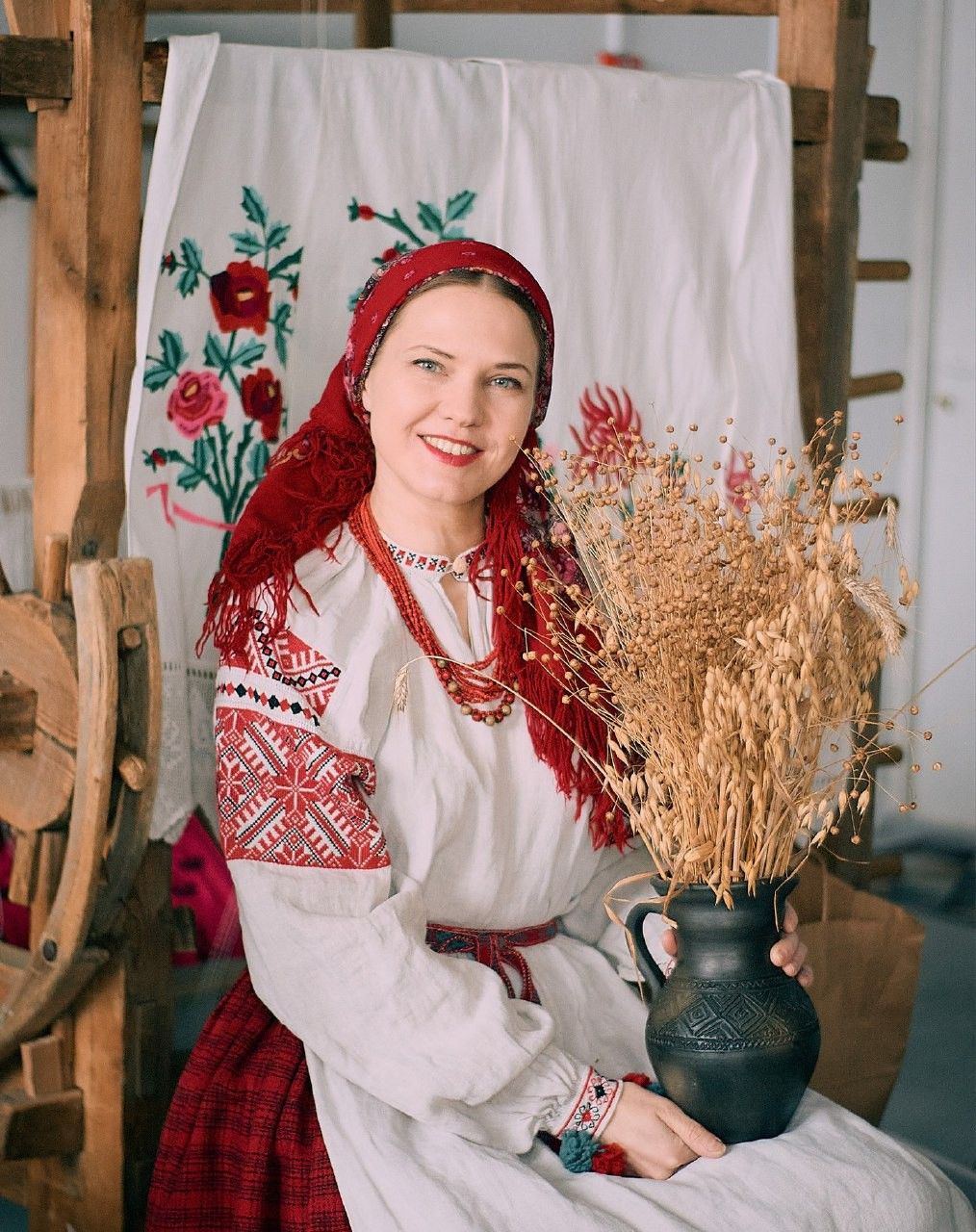Women in Slavic costumes in Faisalabad