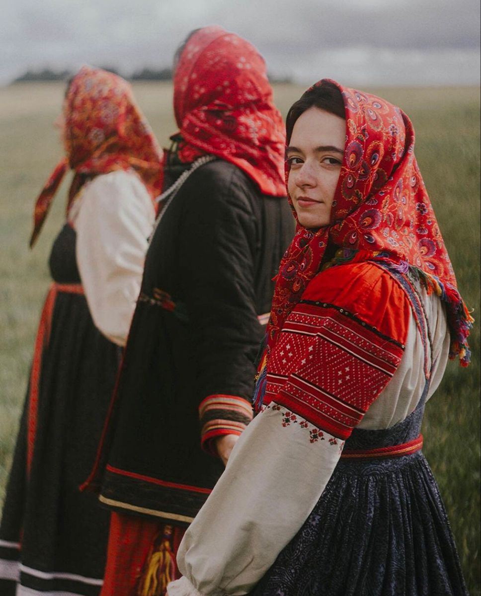 Women in Slavic costumes in Faisalabad