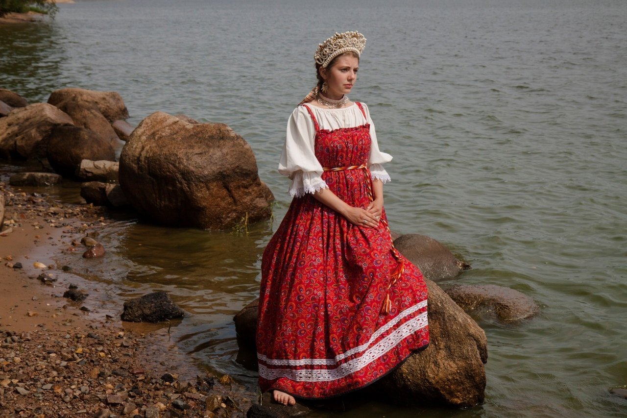 Women in Slavic costumes in Faisalabad