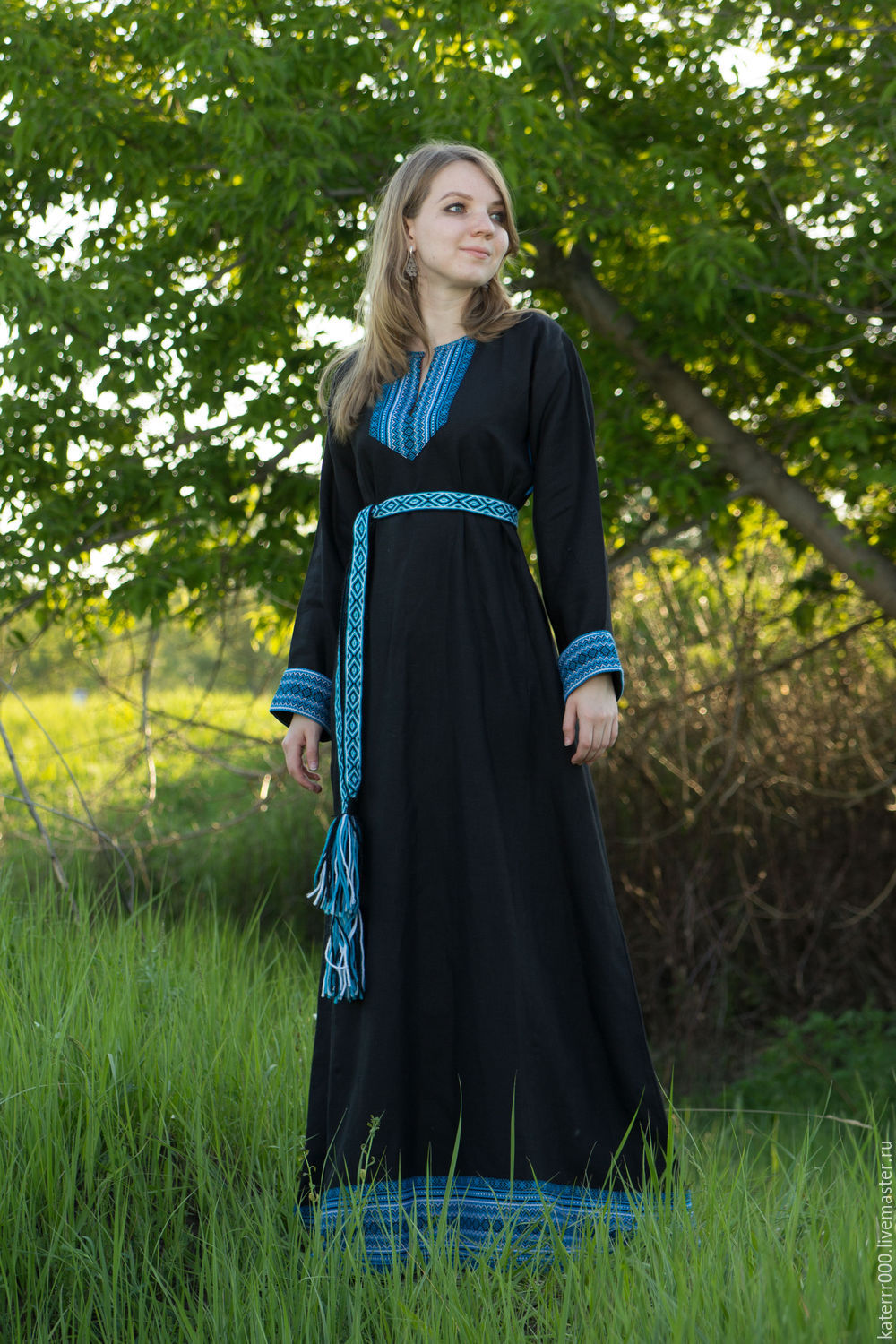 Women in Slavic costumes in Faisalabad