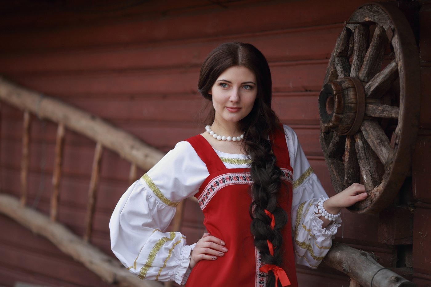 Girls in Slavic costumes in Faisalabad
