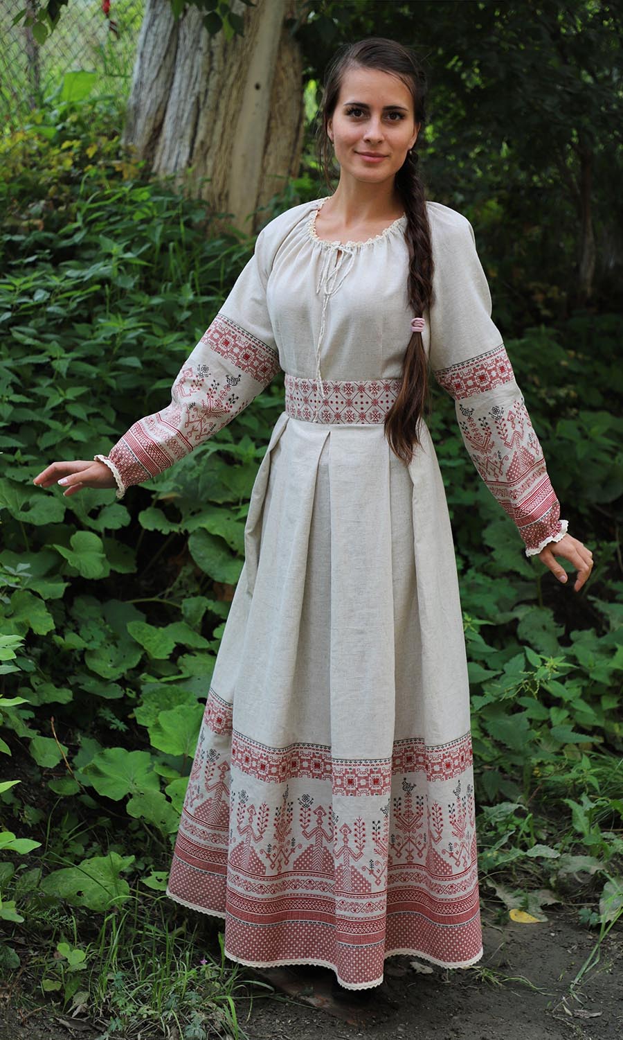 Girls in Slavic costumes in Faisalabad