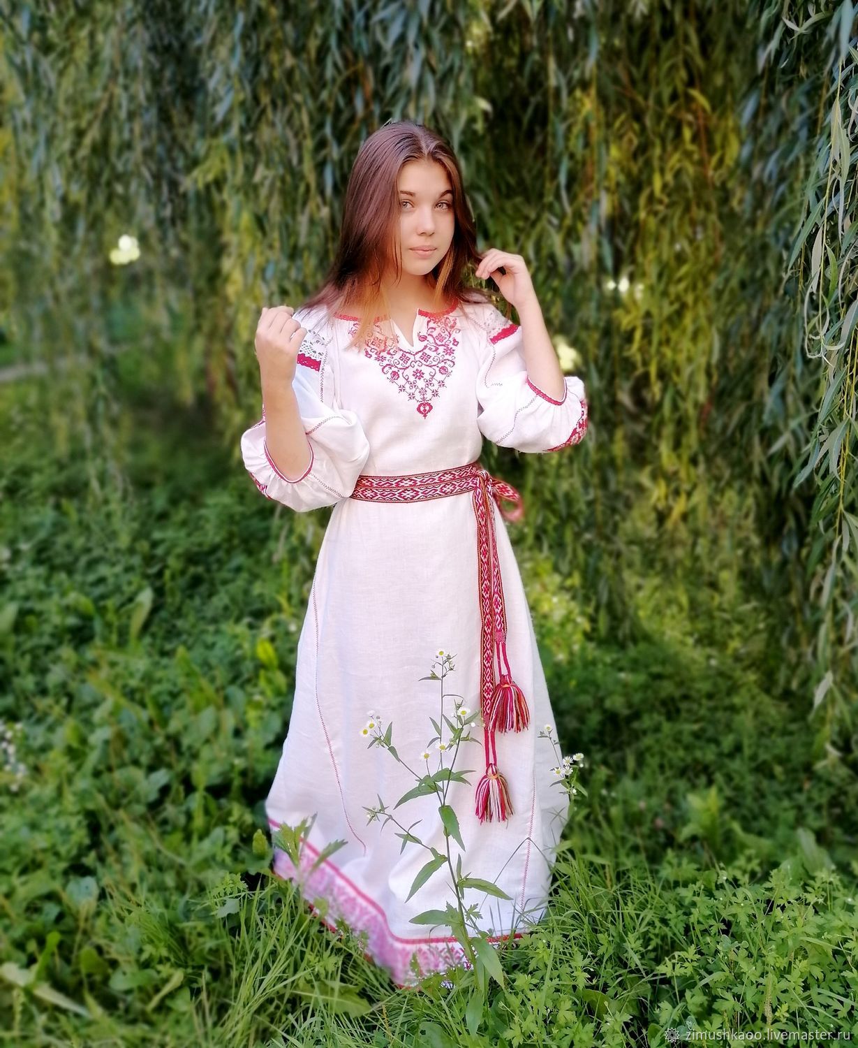 Girl Girls in Slavic costumes in Faisalabad