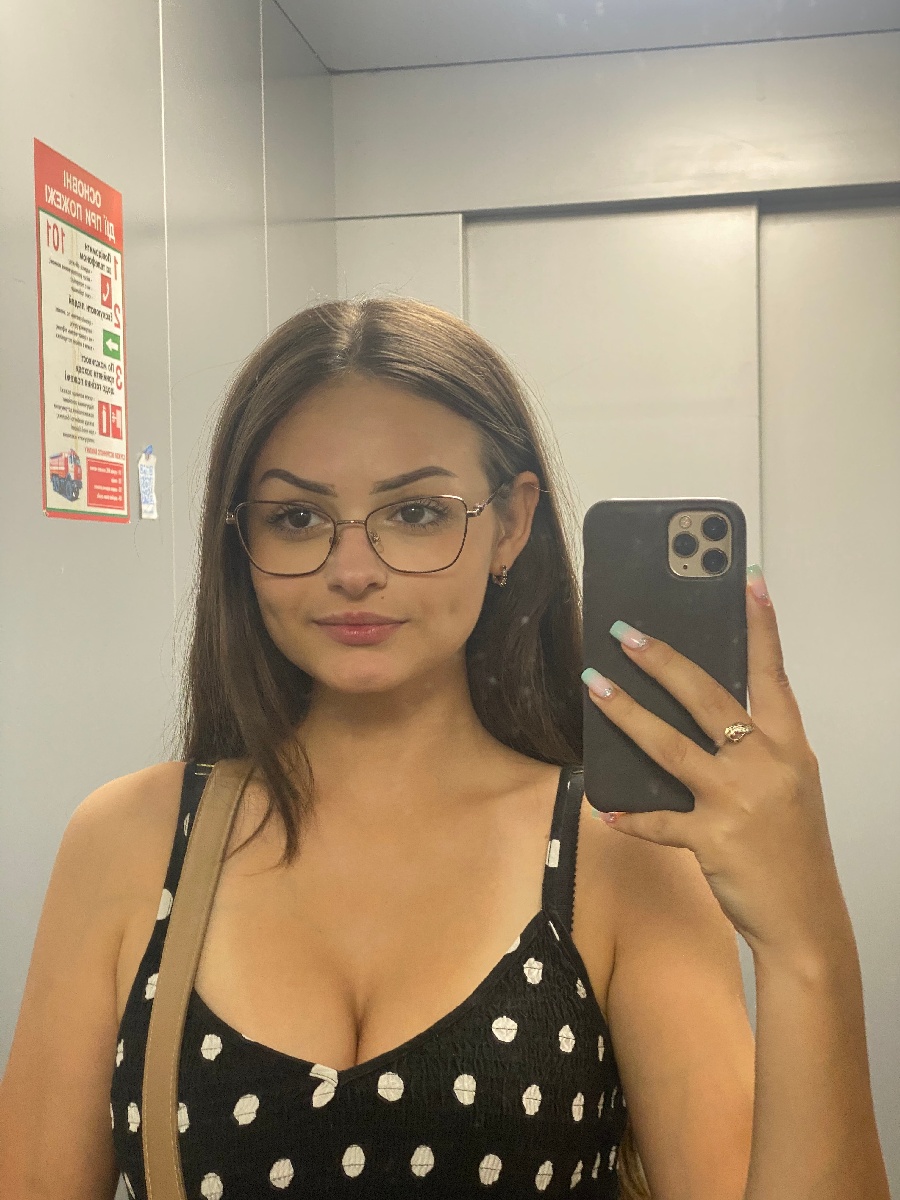 Sexy model Stacy in Faisalabad